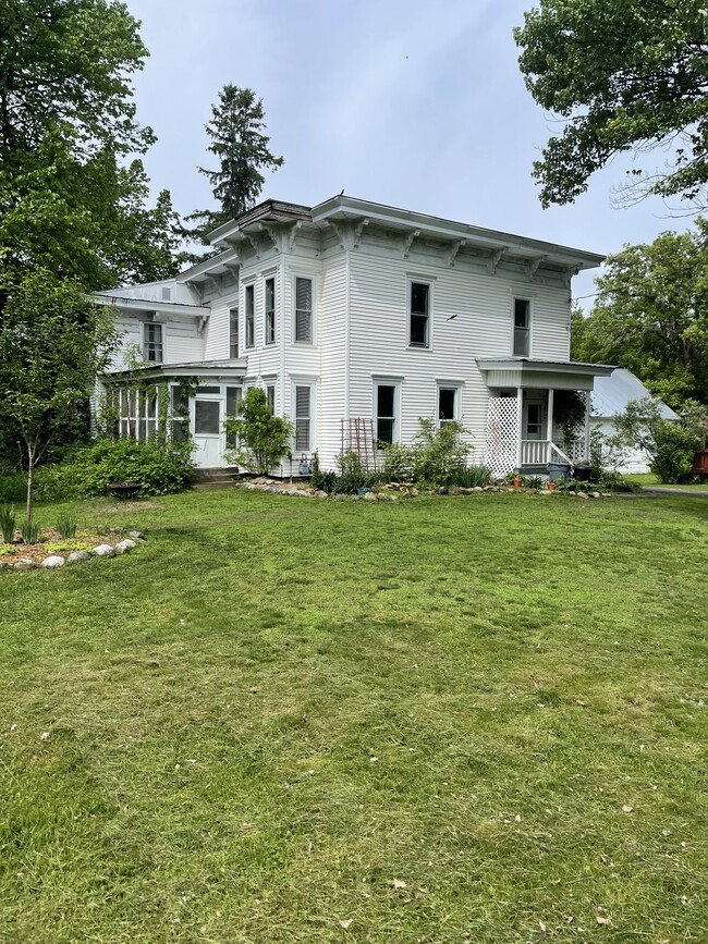 89 Riverside Dr. - 89 Riverside Dr