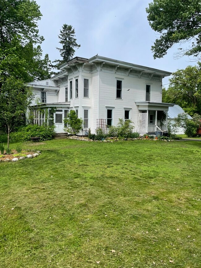 89 Riverside Dr. - 89 Riverside Dr