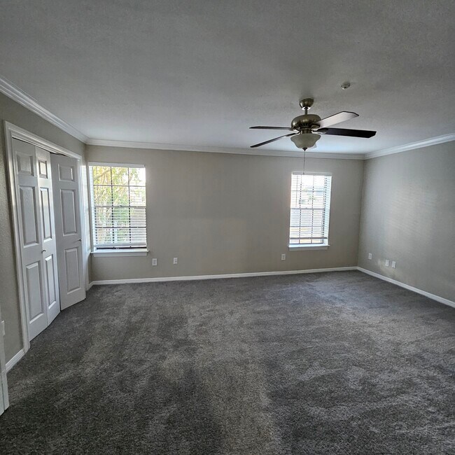 Building Photo - 712 Augusta Dr