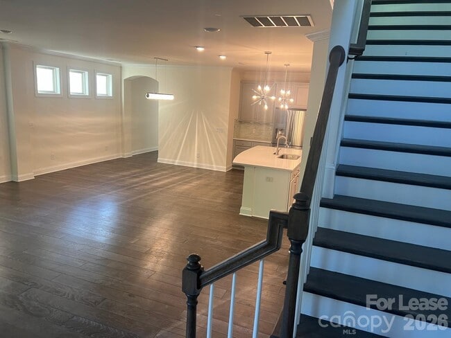 Foto del edificio - 11805 Clems Branch Dr