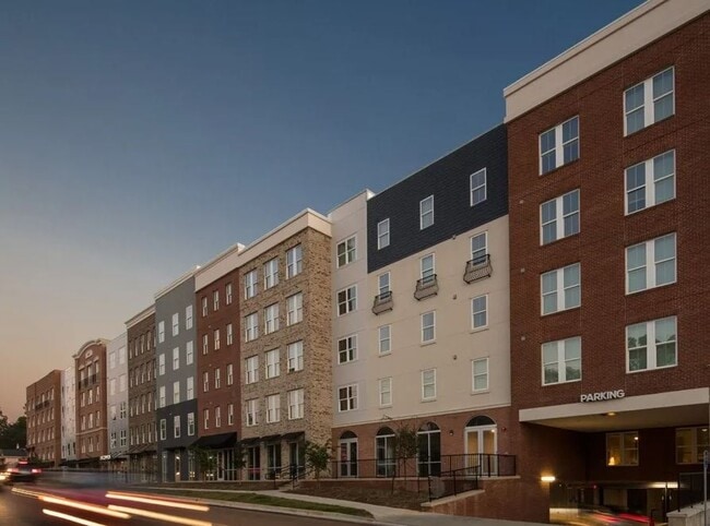 Building Photo - 514 Jackson Ave E