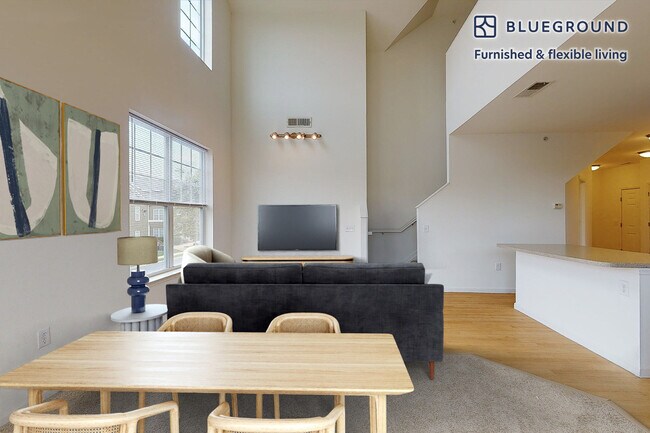 Foto del edificio - 1700 E 5th St