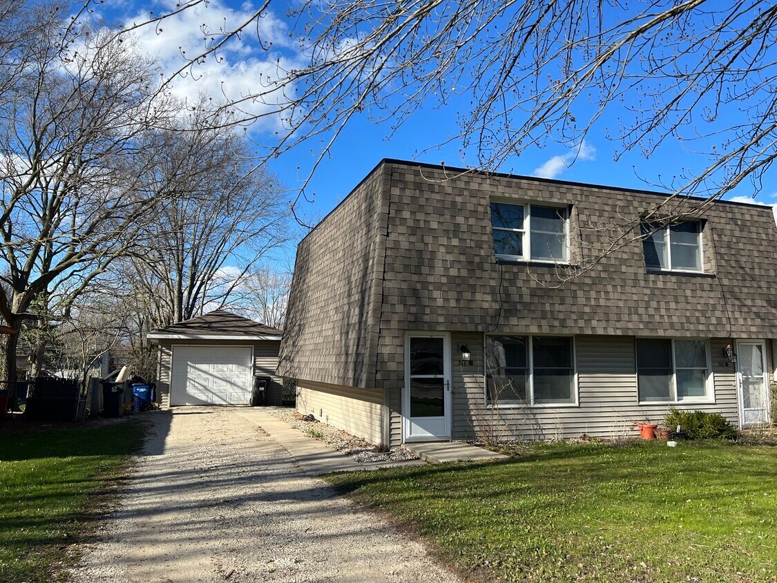 311 Walter St Unit A, Yorkville, IL 60560 Condo for Rent in Yorkville