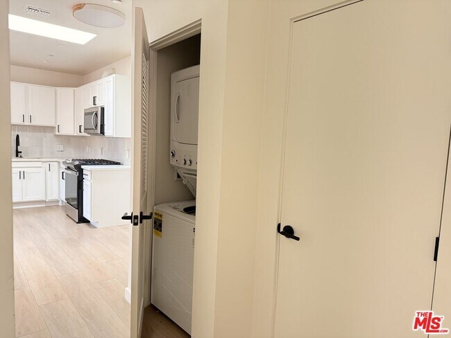 Building Photo - 1138 Princeton St