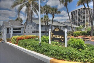 Building Photo - 4949 N Hwy A1A
