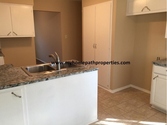 Foto del edificio - 5900 N 75th St