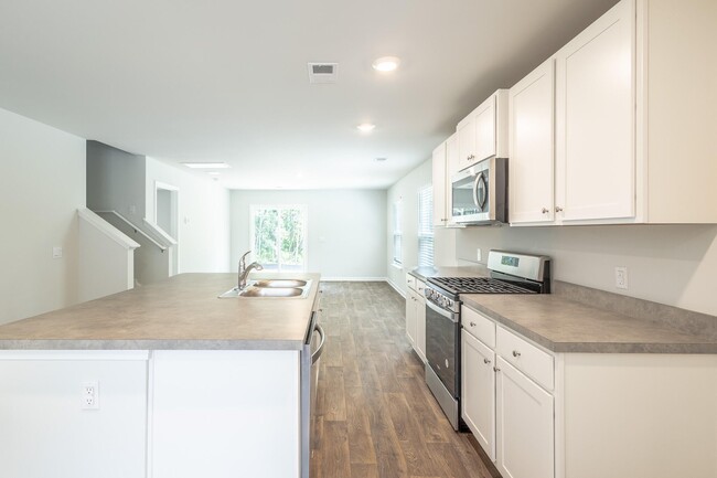 Kitchen Facing Living Rom - 200 Cozy Brook Ct