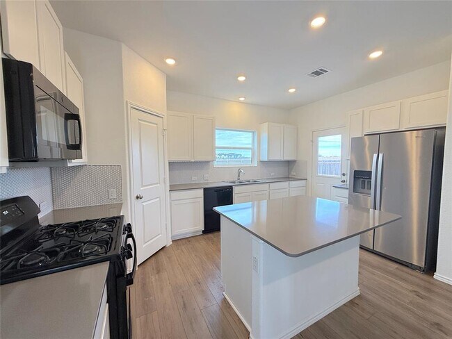 Foto del edificio - 224 Canley Lp