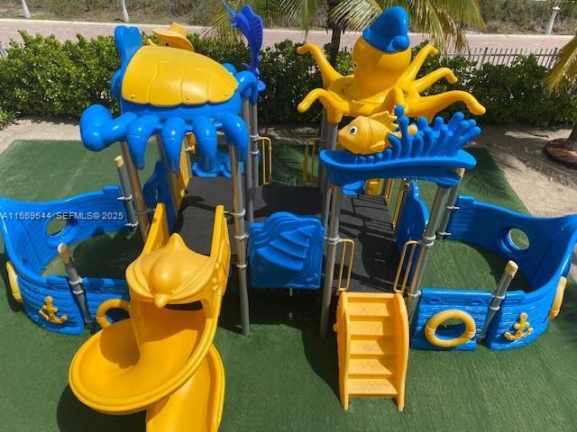 Foto del edificio - 6039 Collins Ave