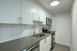 Building Photo - 3460 Rue Durocher