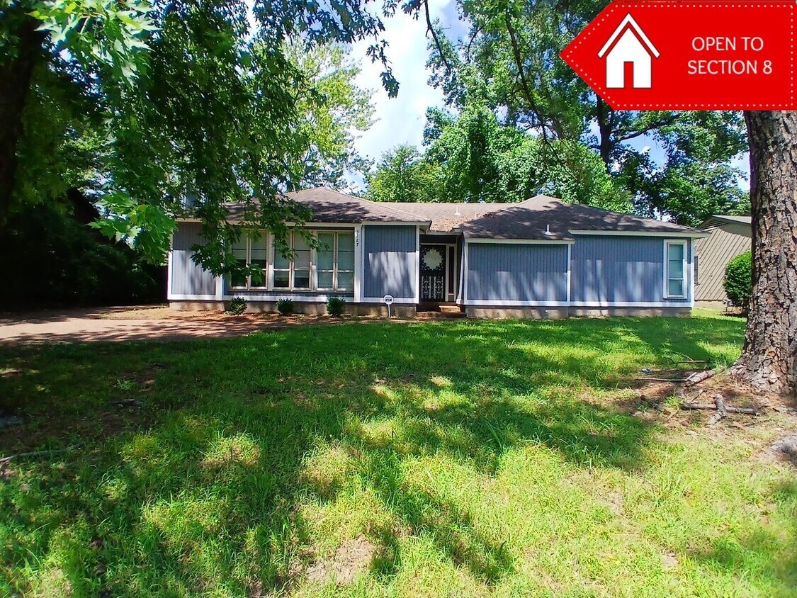 Foto principal - Charming 3-bedrrom 2 bath home - Raleigh