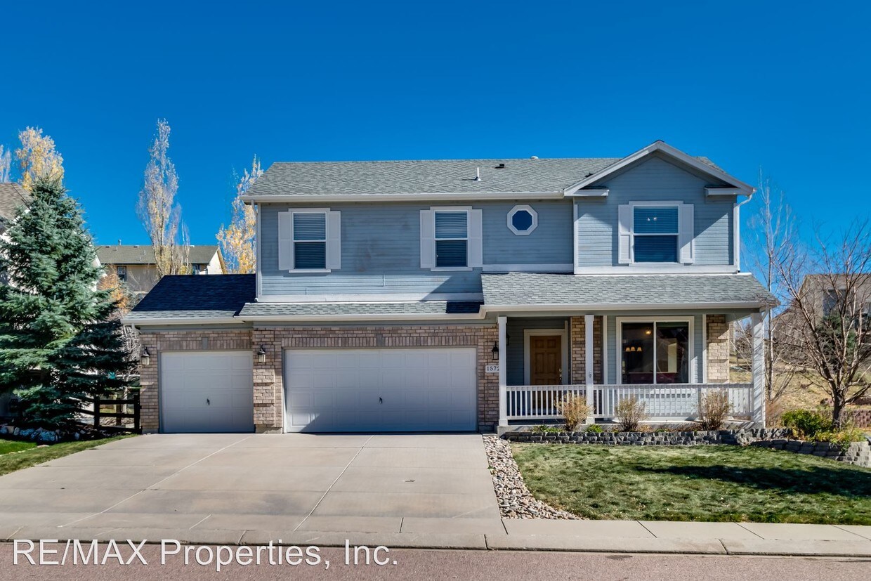 Foto principal - 15725 Dawson Creek Dr