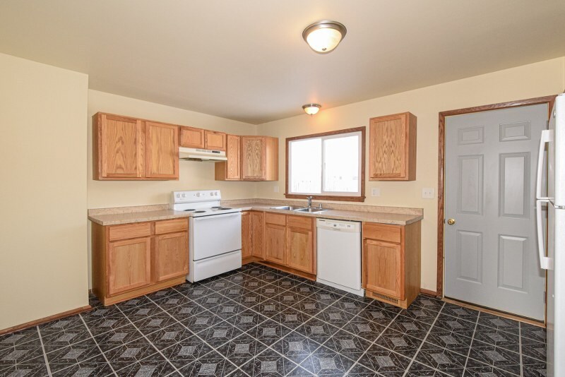 Kitchen - 8822 Corliss Ave
