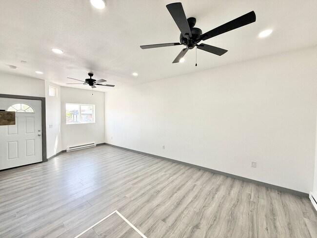 Foto del edificio - 1839-1839 E 4th St