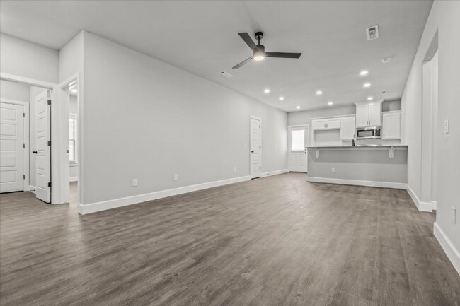 Building Photo - 1050 Sunshine Ct