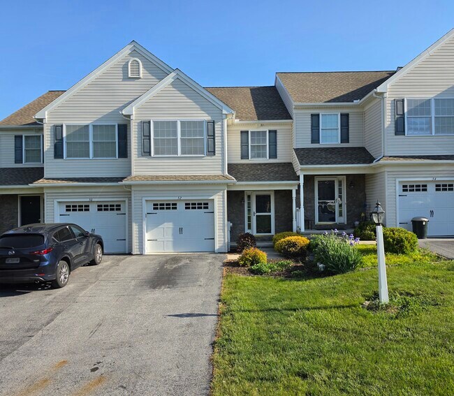 Foto del edificio - 52 Bradford Dr