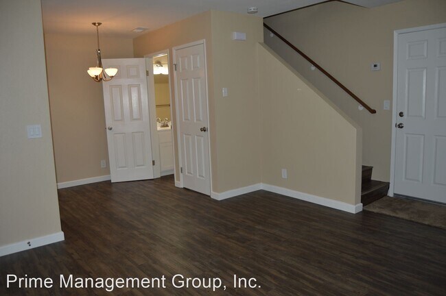 Foto del edificio - 3 br, 2.5 bath Apartment - 3160 Vineland Ave.