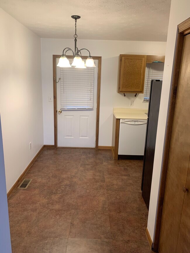 Building Photo - 116 Mcgrew Dr