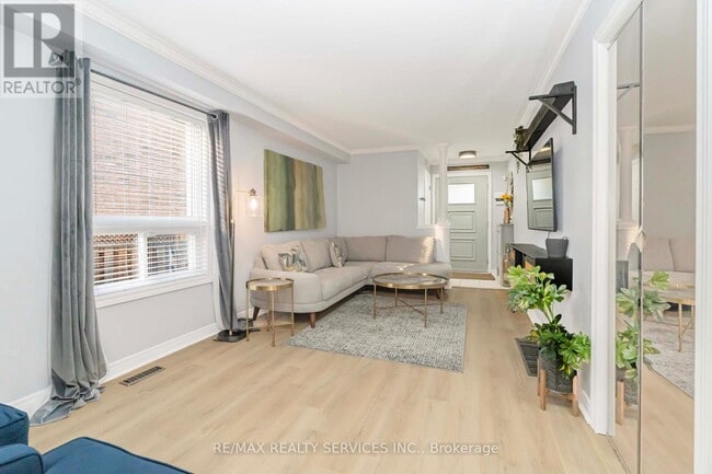 Building Photo - 46 Oakmeadow Dr