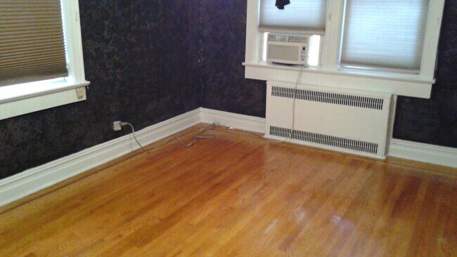 Building Photo - 3153 Schuyler Pl