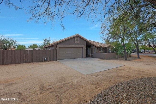 Foto del edificio - 501 E Desert Hills Estate Dr
