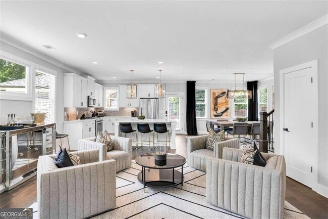 Building Photo - 510 Oak Dr