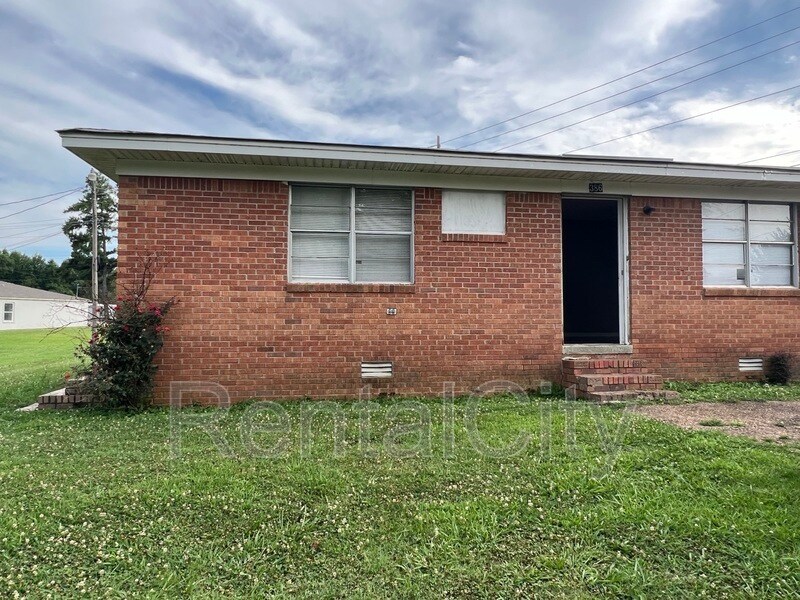 Primary Photo - 386 Navy Dr