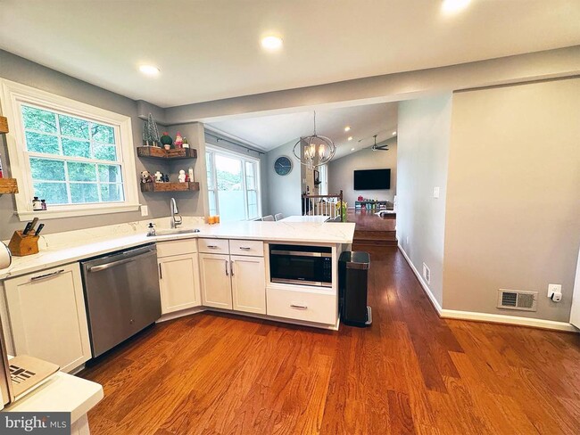 Building Photo - 10167 Bessmer Ln