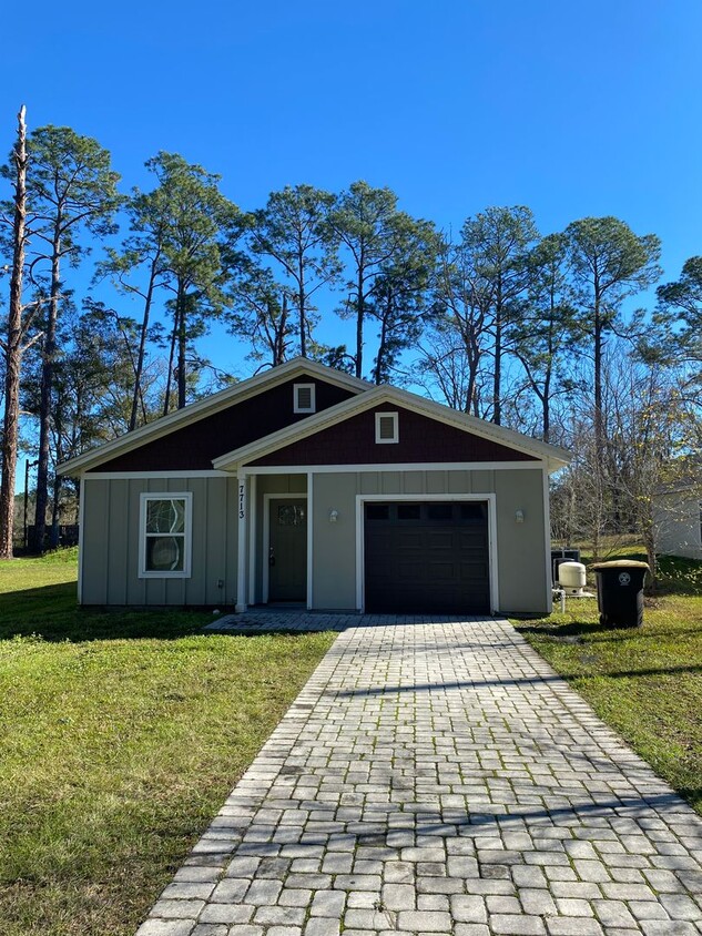 Primary Photo - For Rent 3 Bedroom 2 Full Bath Home