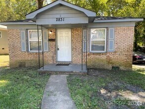 Building Photo - 2831 Willow St