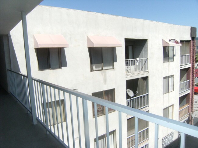 Foto del edificio - 225 W 6th St