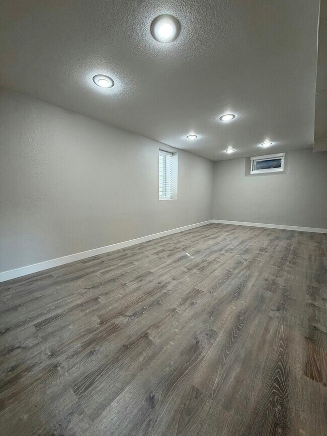 Foto del edificio - 1426 Trenton St