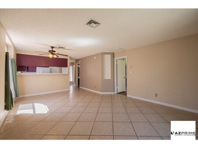 Building Photo - Modern 2/2 Peoria Condo Unit - Great Locat...