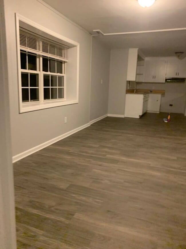 Building Photo - 406 Hill St