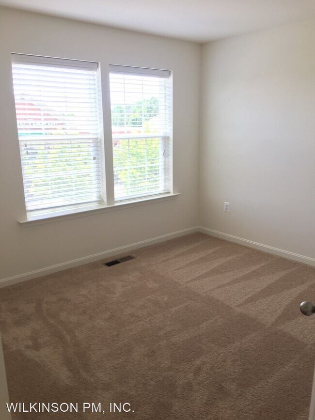 Building Photo - 3 br, 3.5 bath House - 16024 Madison Ridge Pl