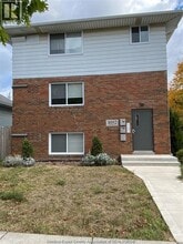 Building Photo - 1092 Gladstone Ave