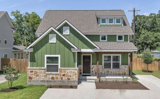 Foto del edificio - 3209 Link St