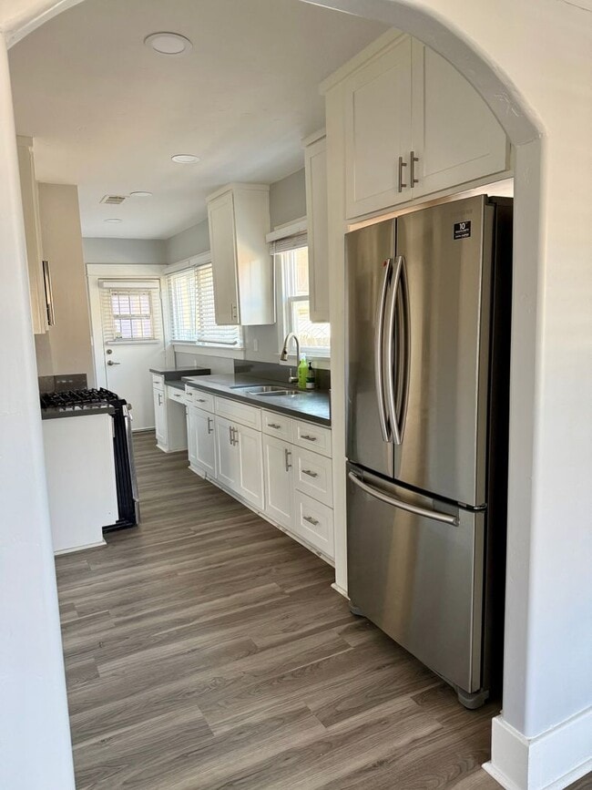 Foto del edificio - Now Leasing: Private Cottage at The Garden...