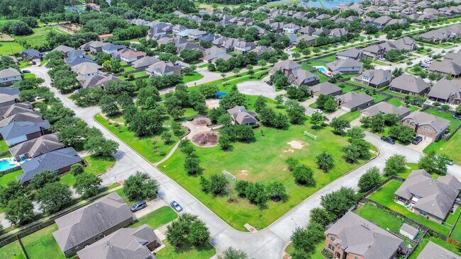 Foto del edificio - 18126 Rustic Brook Ct