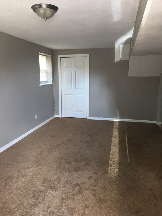 Building Photo - 6029 Porter Dr