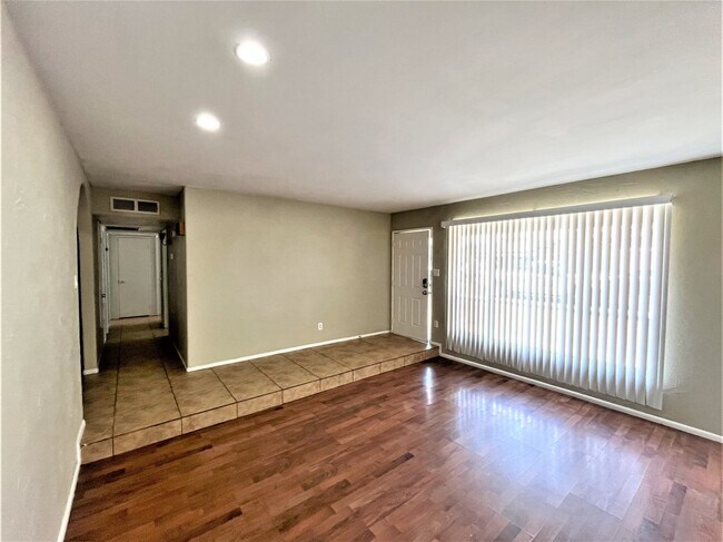 Building Photo - 3201 W Dailey St