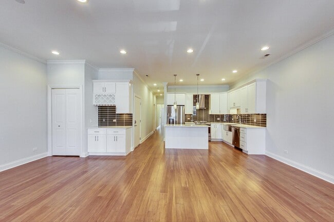 Foto del edificio - 2341 W North Ave