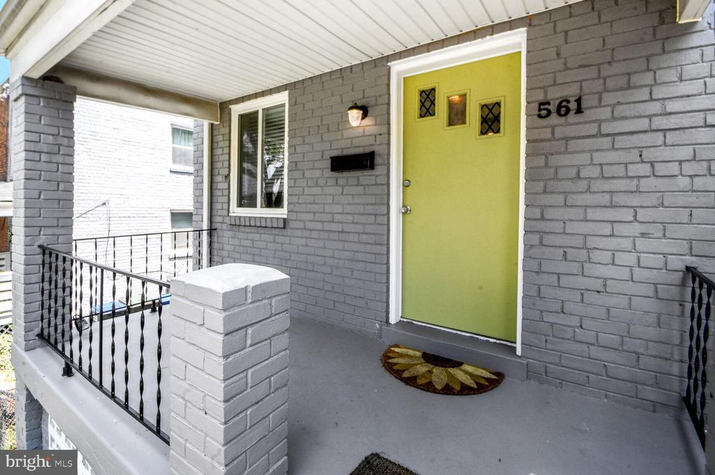 Foto principal - 561 45th St NE