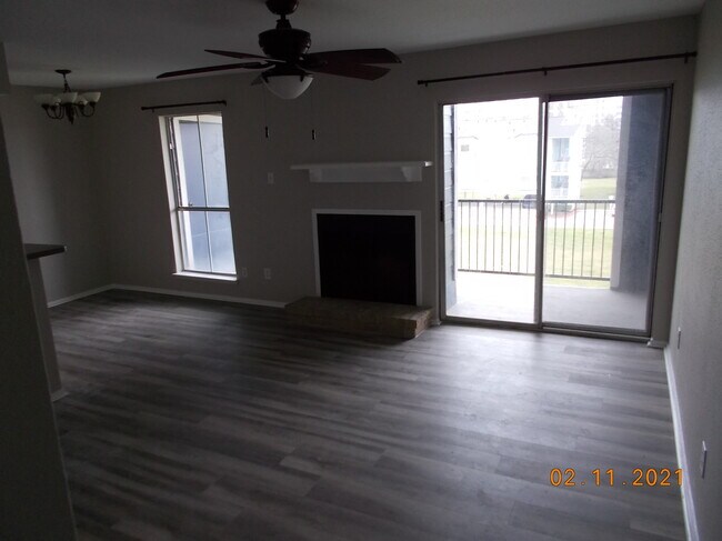 Fireplace - 18519 Egret Bay Blvd