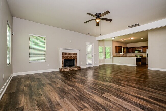 Foto del edificio - 11040 Southwood Dr