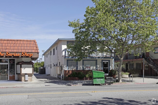 Foto del edificio - 1621 Alum Rock Ave