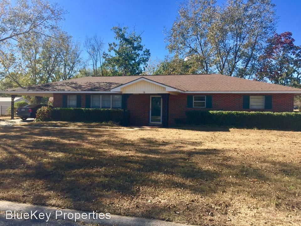 4 br, 2 bath House 1301 Allen St House Rental in Troy, AL