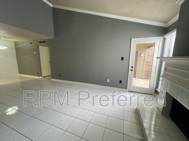 Building Photo - 10053 Westpark Dr
