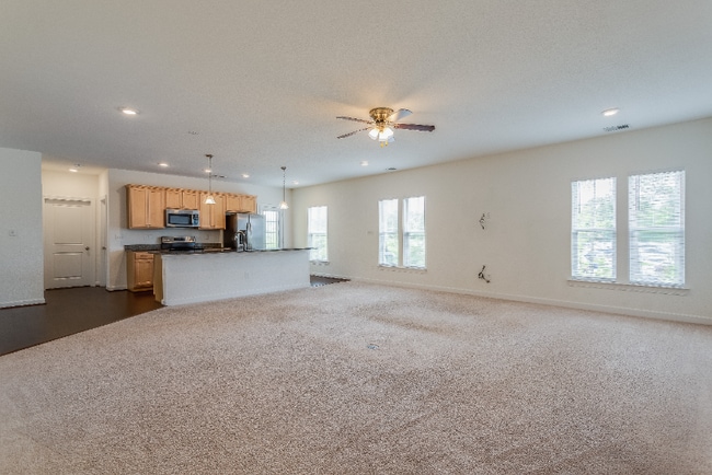 Building Photo - !!!WOW!!! Huge condo in York County