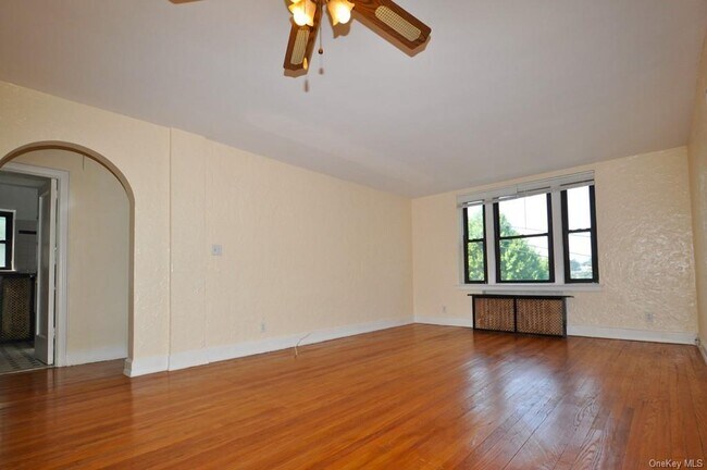 Building Photo - 34 Westview Ave